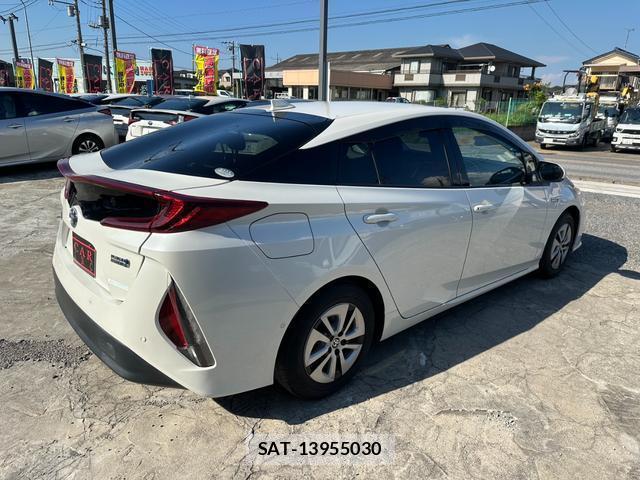 Toyota PRIUS PHV 2018-03 8651841-14