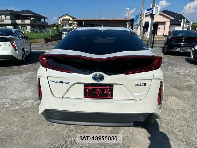 Toyota PRIUS PHV 2018-03 8651841-15