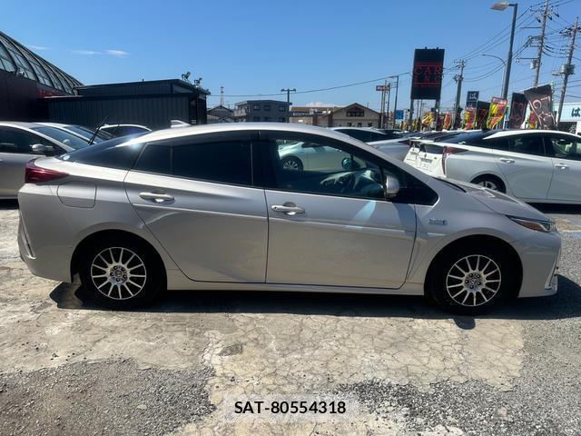 Toyota PRIUS PHV 2018-03 8651843-14