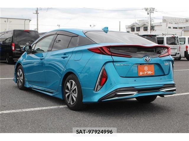 Toyota PRIUS PHV 2017-03 8651977-13