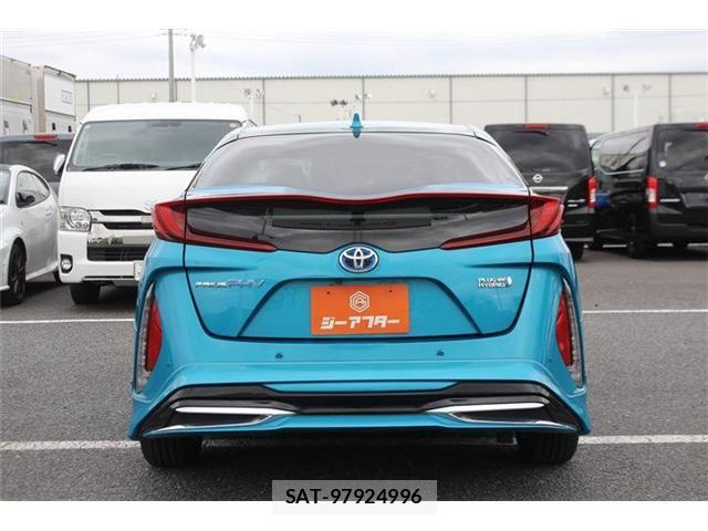 Toyota PRIUS PHV 2017-03 8651977-14