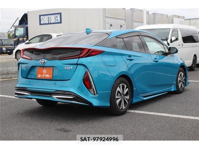 Toyota PRIUS PHV 2017-03 8651977-15