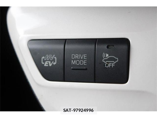 Toyota PRIUS PHV 2017-03 8651977-5