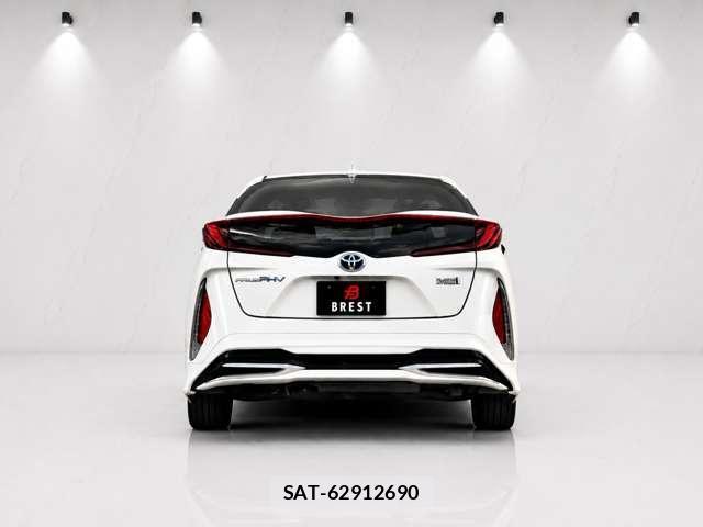 Toyota PRIUS PHV 2017-10 8652376-3