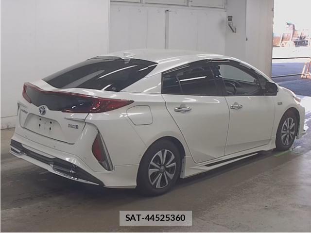 Toyota PRIUS PHV 2017-09 8652788-1