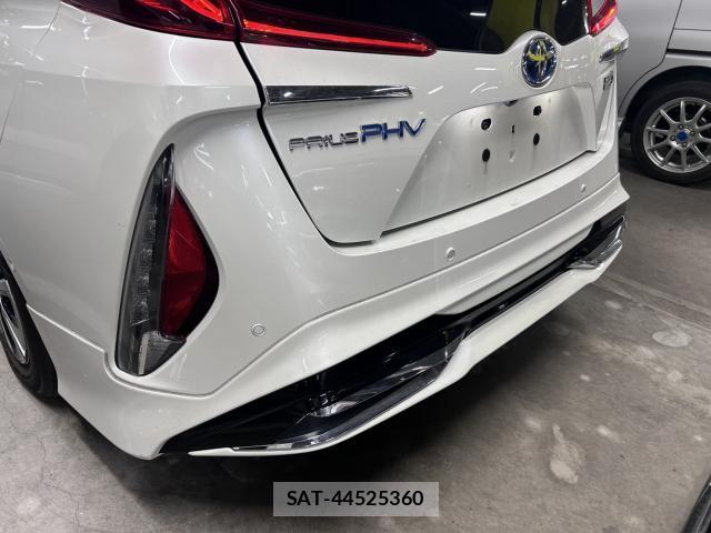 Toyota PRIUS PHV 2017-09 8652788-9