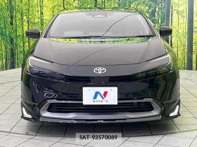 Toyota PRIUS 2023-09 8646630-13