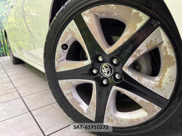 Toyota PRIUS 2018-10 8646634-12