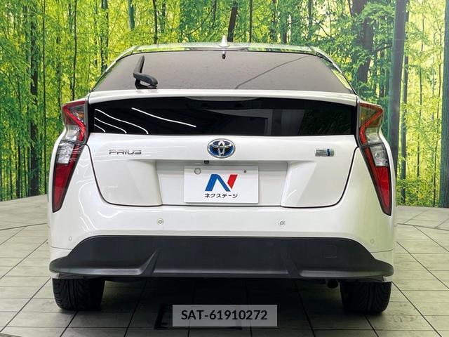 Toyota PRIUS 2018-10 8646634-14