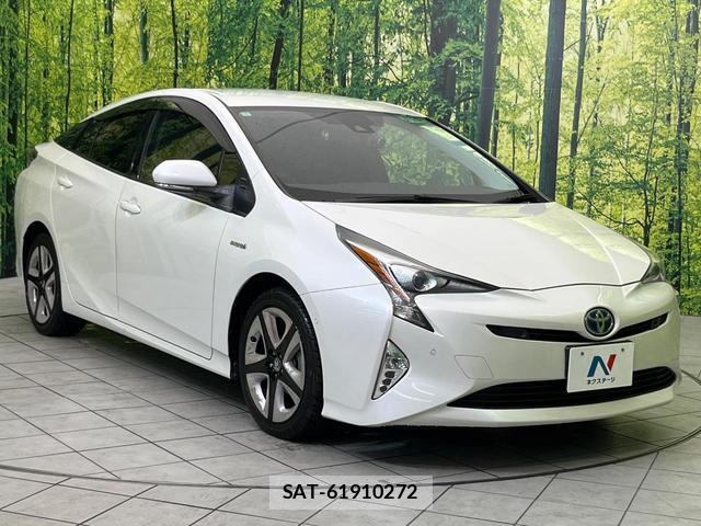 Toyota PRIUS 2018-10 8646634-15