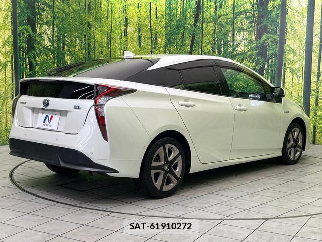 Toyota PRIUS 2018-10 8646634-16