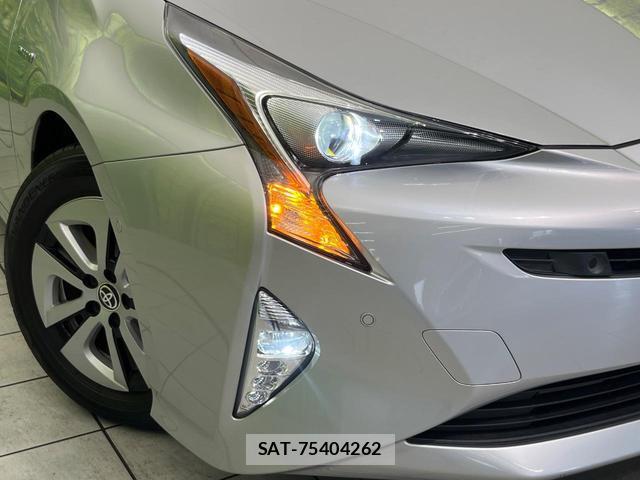 Toyota PRIUS 2016-04 8646642-11