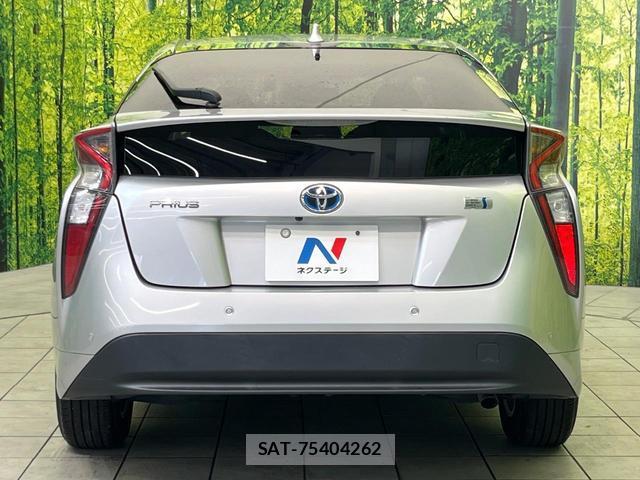 Toyota PRIUS 2016-04 8646642-14