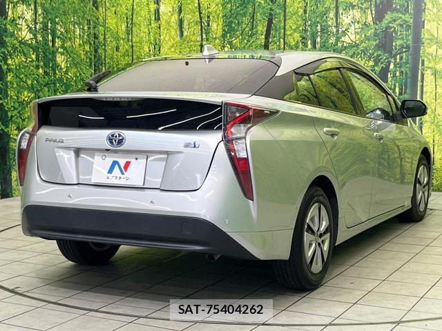 Toyota PRIUS 2016-04 8646642-16