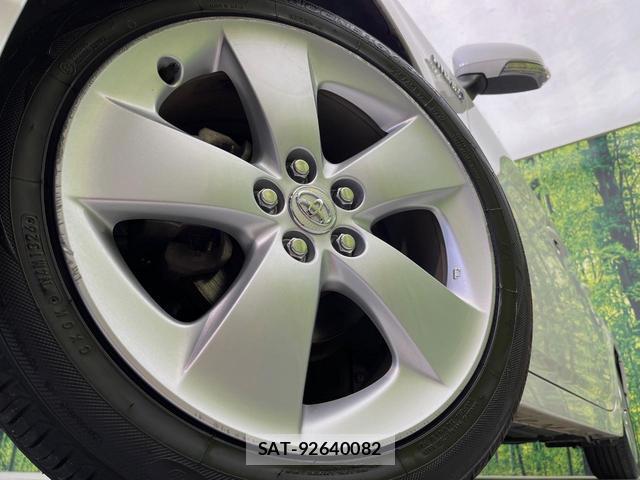 Toyota PRIUS 2012-06 8646688-12