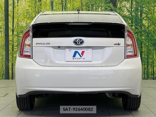 Toyota PRIUS 2012-06 8646688-14
