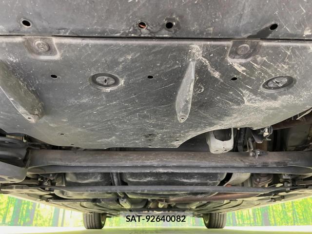 Toyota PRIUS 2012-06 8646688-18