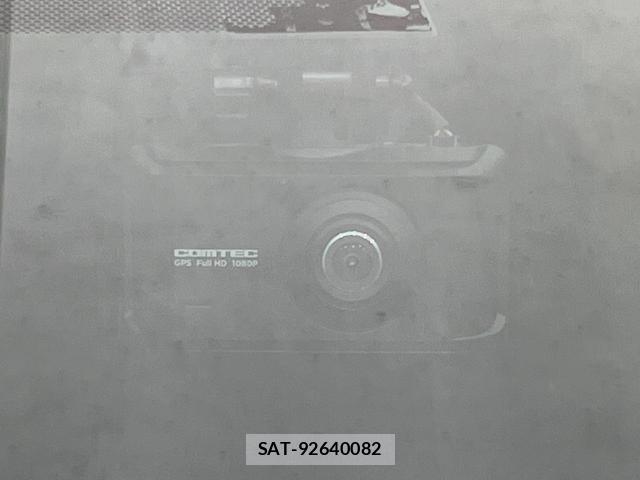 Toyota PRIUS 2012-06 8646688-5