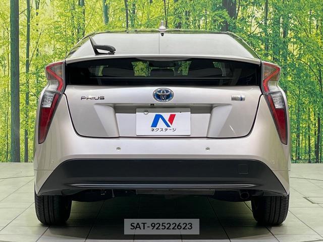 Toyota PRIUS 2016-06 8646693-14