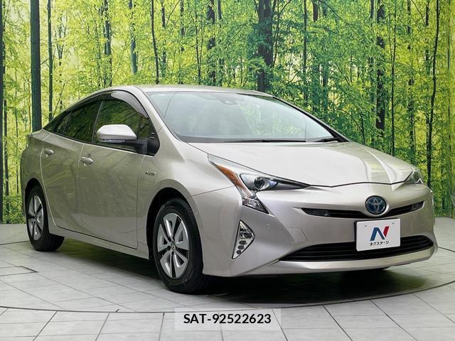 Toyota PRIUS 2016-06 8646693-15