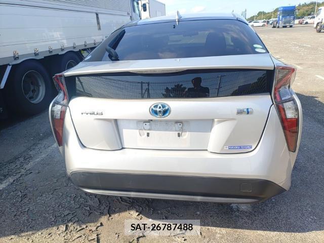 Toyota PRIUS 2018-08 8646742-1