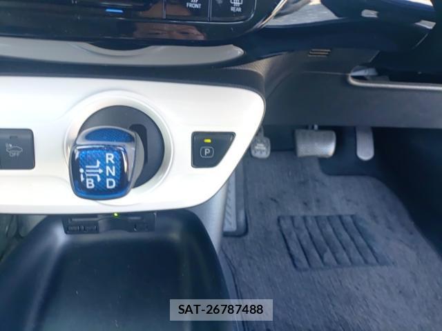 Toyota PRIUS 2018-08 8646742-11