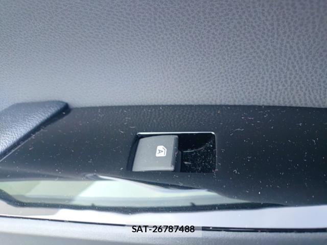 Toyota PRIUS 2018-08 8646742-12
