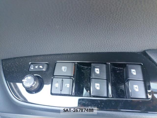 Toyota PRIUS 2018-08 8646742-13