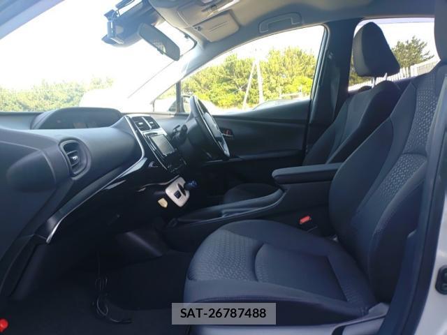 Toyota PRIUS 2018-08 8646742-15