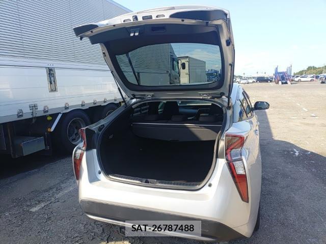 Toyota PRIUS 2018-08 8646742-7