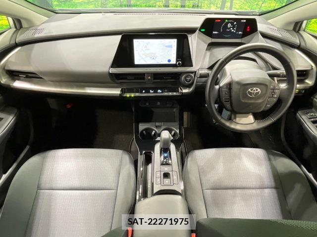 Toyota PRIUS 2023-10 8646851-3