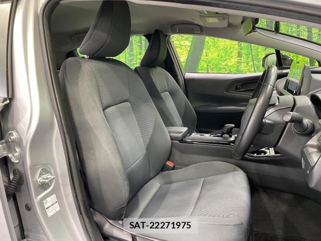 Toyota PRIUS 2023-10 8646851-8