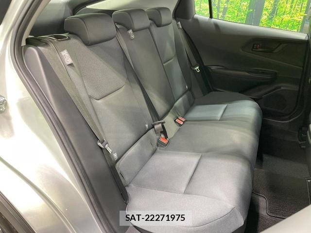 Toyota PRIUS 2023-10 8646851-9