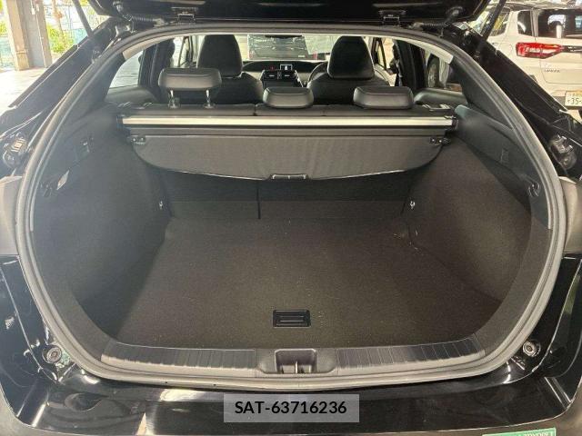 Toyota PRIUS 2018-03 8647038-4