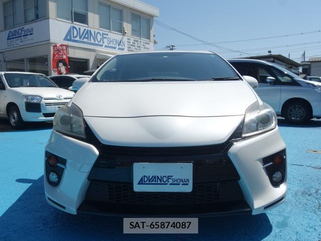 Toyota PRIUS 2013-05 8647088-14