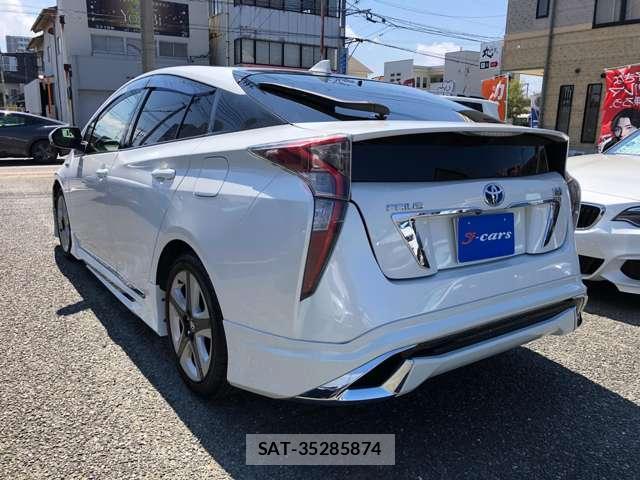 Toyota PRIUS 2016-03 8647133-3