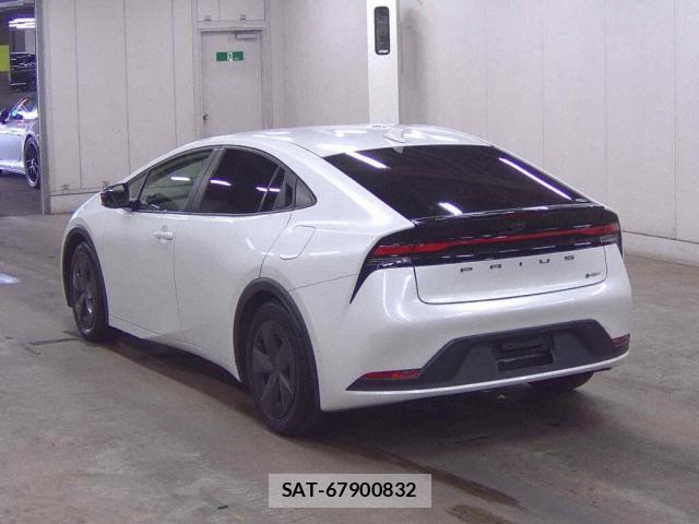 Toyota PRIUS 2023-07 8647169-1
