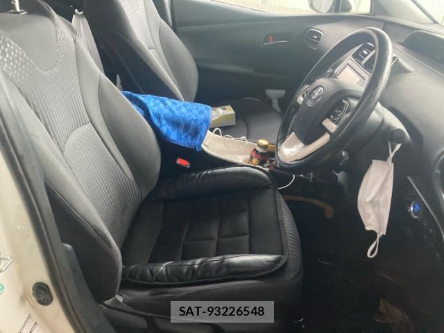 Toyota PRIUS 2016-05 8647280-9