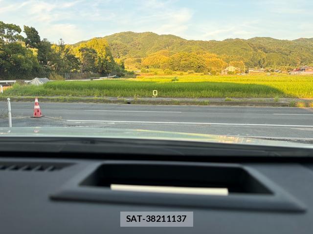 Toyota PRIUS 2021-04 8647465-10