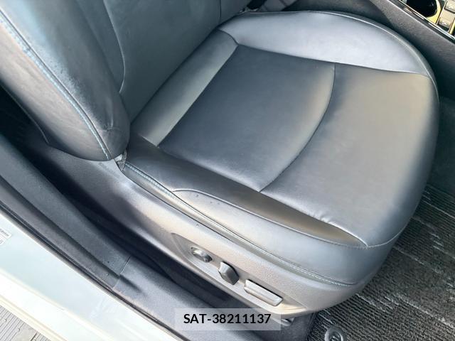 Toyota PRIUS 2021-04 8647465-15