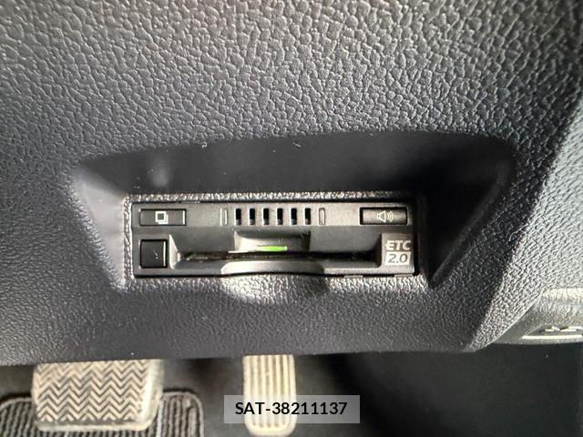 Toyota PRIUS 2021-04 8647465-18