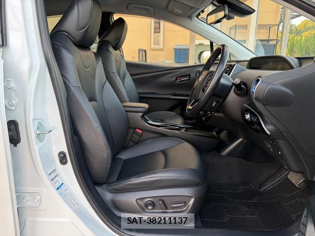 Toyota PRIUS 2021-04 8647465-5