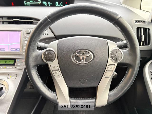 Toyota PRIUS 2013-04 8647472-6