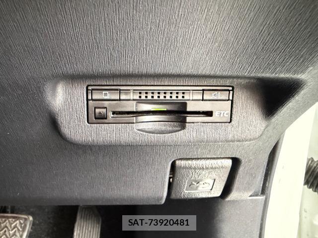 Toyota PRIUS 2013-04 8647472-9