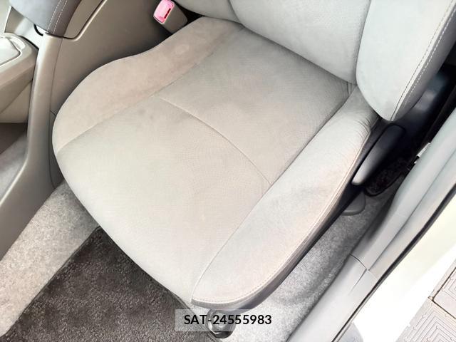 Toyota PRIUS 2012-01 8647473-15