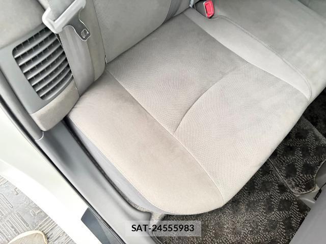 Toyota PRIUS 2012-01 8647473-18