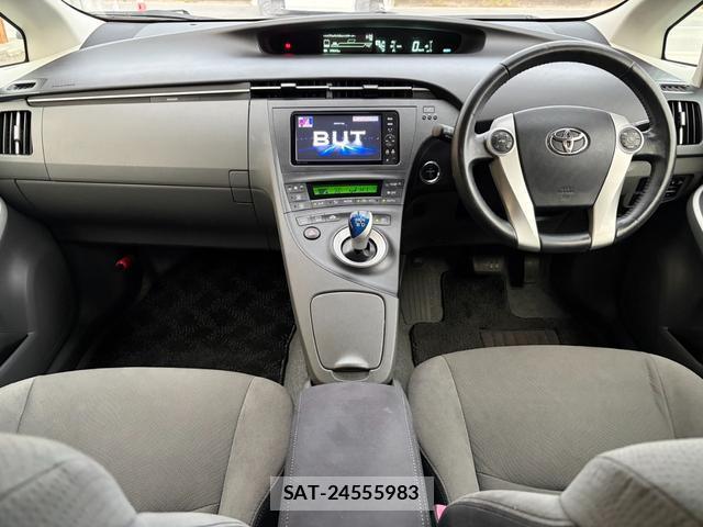 Toyota PRIUS 2012-01 8647473-2