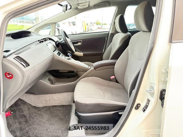 Toyota PRIUS 2012-01 8647473-5