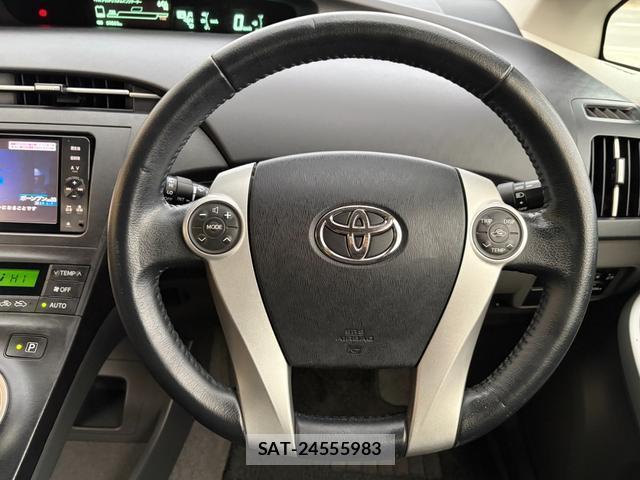 Toyota PRIUS 2012-01 8647473-8