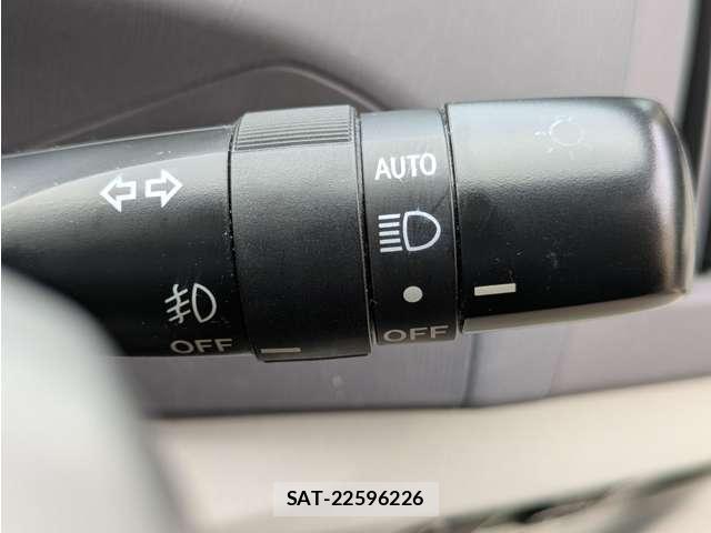 Toyota PRIUS 2011-09 8647488-16